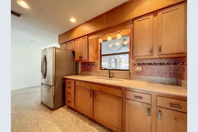 2945 68th Street N, Saint Petersburg, FL 33710 - Photo 19