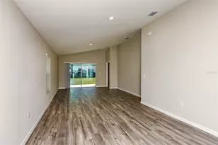 36709 Sagemoor Dr, Zephyrhills, FL 33541 - Photo 11