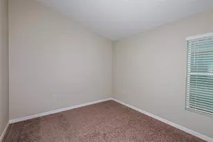 36709 Sagemoor Dr, Zephyrhills, FL 33541 - Photo 23