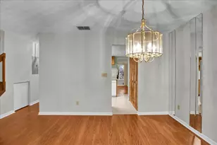 7905 Luxbury Pl, Tampa, FL 33614 - Photo 11