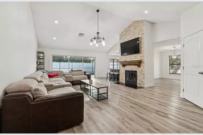 15007 Redcliff Drive, Tampa, FL 33625 - Photo 3