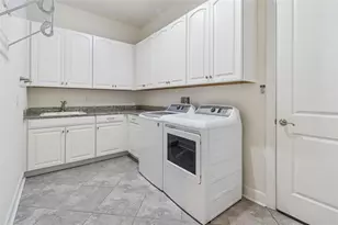 8723 Sorano Villa Dr, Tampa, FL 33647 - Photo 45