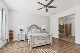 8723 Sorano Villa Dr, Tampa, FL 33647 - Photo 37