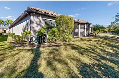 8723 Sorano Villa Drive, Tampa, FL 33647 - Photo 57