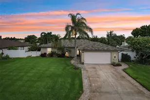 5036 Dover St NE, Saint Petersburg, FL 33703 - Photo 1