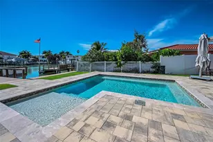 10132 Yacht Club Dr, Treasure Island, FL 33706 - Photo 3