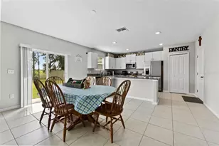 1454 Tahitian Sunrise Dr, Plant City, FL 33565 - Photo 7