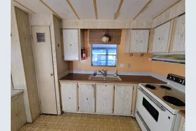 5021 Hill Drive, Zephyrhills, FL 33542 - Photo 17