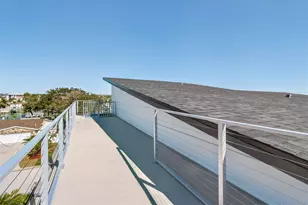 301 79th St S, Saint Petersburg, FL 33707 - Photo 49