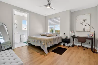 301 79th Street S, Saint Petersburg, FL 33707 - Photo 25