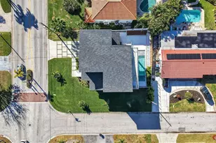 301 79th St S, Saint Petersburg, FL 33707 - Photo 27