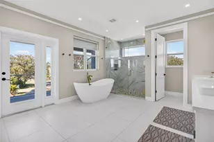 301 79th St S, Saint Petersburg, FL 33707 - Photo 41