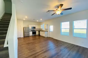 35409 White Water Lily Wy, Zephyrhills, FL 33541 - Photo 3