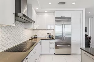 100 1st Ave N, Saint Petersburg, FL 33701 - Photo 17