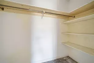 2207 Parkwood Dr, Valrico, FL 33594 - Photo 17