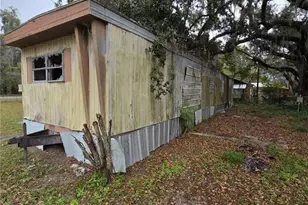 37 SW 3rd St, Webster, FL 33597 - Photo 3