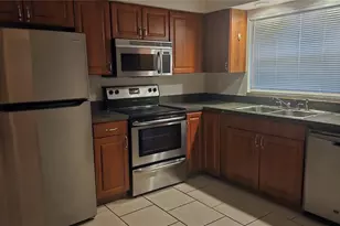 11710 Wesson Cir W, Tampa, FL 33618 - Photo 3