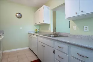 202 Glen Ellen Pl, Sun City Center, FL 33573 - Photo 19