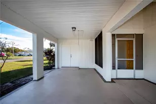 202 Glen Ellen Pl, Sun City Center, FL 33573 - Photo 7