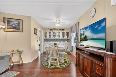 39115 Ola Avenue, Zephyrhills, FL 33542 - Photo 9