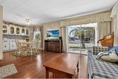 39115 Ola Avenue, Zephyrhills, FL 33542 - Photo 7