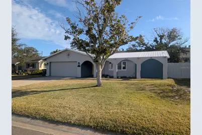 4723 114th Street N, Madeira Beach, FL 33708 - Photo 1