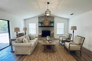 910 Balsamina Dr, Brandon, FL 33510 - Photo 7