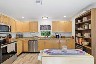 36228 Clinton Ave, Dade City, FL 33525 - Photo 11