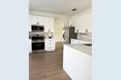 2207 Green Oaks Lane, Tampa, FL 33612 - Photo 13
