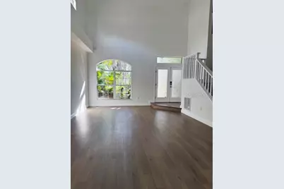 2207 Green Oaks Lane, Tampa, FL 33612 - Photo 5