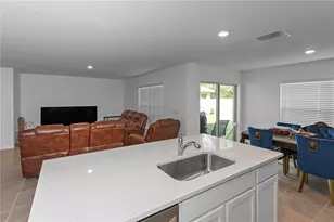 37357 Sharks Eye Ln, Zephyrhills, FL 33541 - Photo 3