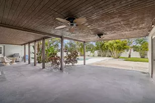 4601 Venetian Blvd NE, Saint Petersburg, FL 33703 - Photo 17