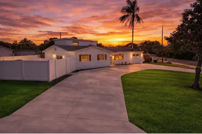 651 20th Street NW, Largo, FL 33770 - Photo 3