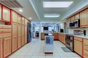 2686 Clubhouse Dr S, Clearwater, FL 33761 - Photo 21