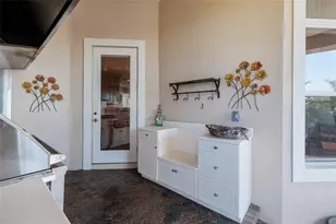 8402 Tallahassee Dr NE, Saint Petersburg, FL 33702 - Photo 41