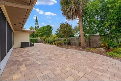 13941 Kimberly Drive, Largo, FL 33774 - Photo 17