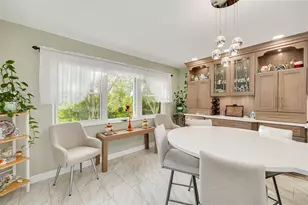 8198 Terrace Garden Dr N, Saint Petersburg, FL 33709 - Photo 13