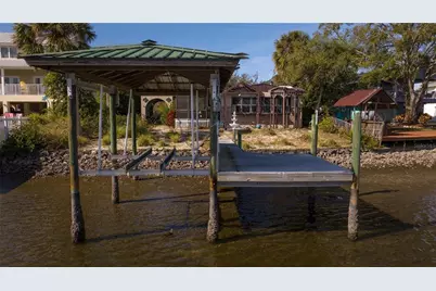 9922 Alavista Drive, Gibsonton, FL 33534 - Photo 7