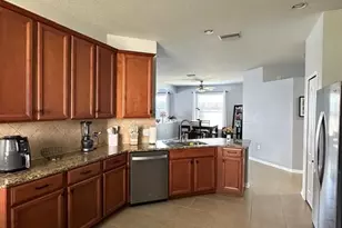 32029 Garden Alcove Loop, Wesley Chapel, FL 33545 - Photo 5