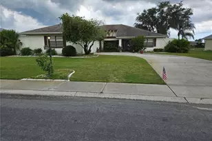 2014 E View Dr, Sun City Center, FL 33573 - Photo 1