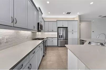 15512 Corona Del Mar Drive, Wimauma, FL 33598 - Photo 13