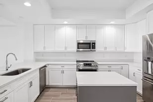 125 Island Way, Clearwater Beach, FL 33767 - Photo 3