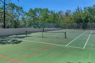 990 San Carlos Ct NE, Saint Petersburg, FL 33702 - Photo 55