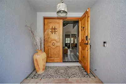 990 San Carlos Court NE, Saint Petersburg, FL 33702 - Photo 5