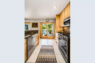 990 San Carlos Court NE, Saint Petersburg, FL 33702 - Photo 23