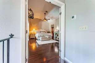 990 San Carlos Ct NE, Saint Petersburg, FL 33702 - Photo 33