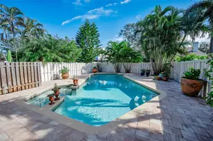 990 San Carlos Ct NE, Saint Petersburg, FL 33702 - Photo 47