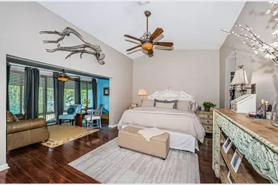 990 San Carlos Court NE, Saint Petersburg, FL 33702 - Photo 35