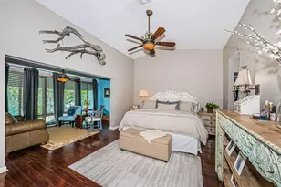 990 San Carlos Ct NE, Saint Petersburg, FL 33702 - Photo 35
