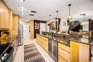 990 San Carlos Ct NE, Saint Petersburg, FL 33702 - Photo 23